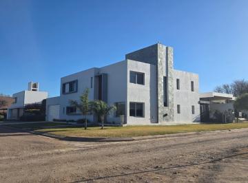 Casa · 344m² · 4 Dormitorios · 2 Cocheras · Venta - Apta Credito Casa 3Dorm. 3baños - Bela Vista Rio Ceballos