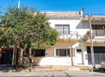 Casa · 200m² · 6 Ambientes · Venta de Casa en Quinta Galli Avellaneda.