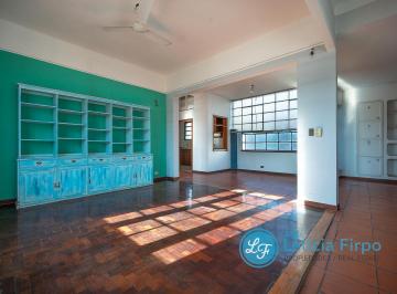 PH · 120m² · 4 Ambientes · PH en Barracas con Terraza.
