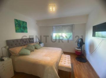 Casa de 3 ambientes, La Plata · Duplex en Melchor Romero 2 Dorm. con Vestidor Cochera y Patio