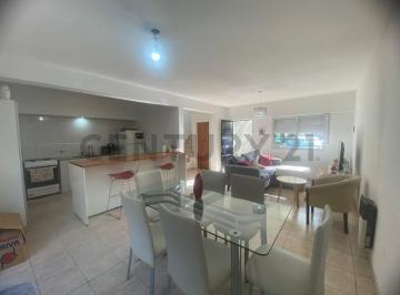 Casa · 86m² · 3 Ambientes · 1 Cochera · Duplex en Melchor Romero 2 Dorm. con Vestidor Cochera y Patio