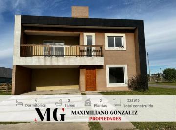 Casa · 233m² · 6 Ambientes · 2 Cocheras · Casa Venta - Santo Domingo