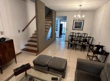 Casa · 135m² · 4 Ambientes · 2 Cocheras · Casa Dúplex en Venta en Coghlan, Capital Federal, Buenos Aires