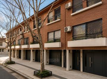 Casa · 135m² · 4 Ambientes · 2 Cocheras · Casa Dúplex en Venta en Coghlan, Capital Federal, Buenos Aires