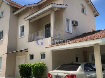 Casa · 235m² · 4 Ambientes · 1 Cochera · Casa en Venta en Los Sauces, Pilar con Pileta y Cochera