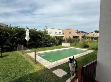 Casa · 500m² · 4 Ambientes · 5 Cocheras · Casa en Alquiler - Barrio Privado Santo Tomás
