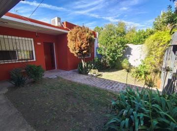 Casa · 95m² · 3 Ambientes · 2 Cocheras · Venta, Casa, 3 Ambientes, Apto Crédito, Lavadero, Jardín, Patio, Parrilla, Cochera, Ituzaingo Norte.