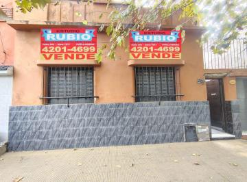 Casa de 4 ambientes, Avellaneda · Amplio PH Al Frente con Ingreso Individual!