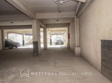 Departamento · 77m² · 4 Ambientes · 1 Cochera · Venta - Departamento de 2 Dorm. con Cochera en Barrio Sur