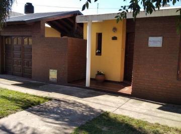 Casa · 115m² · 5 Ambientes · 1 Cochera · Venta Casa con Consultorio o Estudio Arroyo Seco
