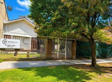 Casa · 120m² · 4 Ambientes · 10 Cocheras · Venta Lote 930 m² con Casa 4 Ambientes– Ideal Complejo, Galpón o Inversión