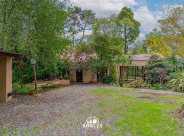 Casa · 360m² · 5 Ambientes · Casa Sobre Tres Lotes en Bosque Peralta Ramos