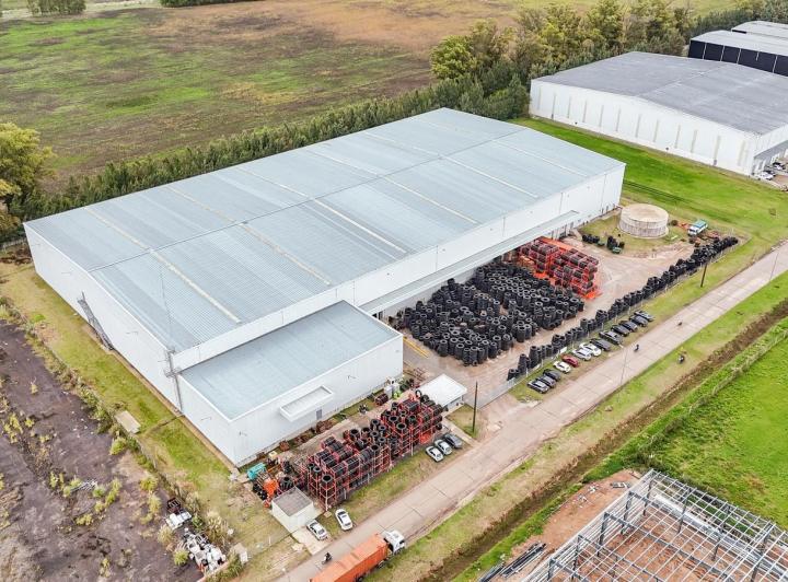 Depósito · 13681m²