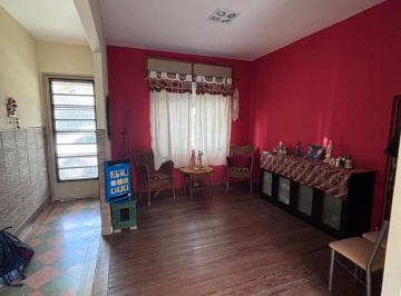 PH de 6 ambientes, Velez Sarsfield · Vende - Ph Luminoso - 6 Ambientes - Patio Parrilla Terraza 2 Baños - Velez Sarfield