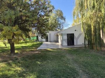 Casa · 322m² · 7 Ambientes · 1 Cochera · Venta de Casa en El Sauce Guaymallen Mendoza