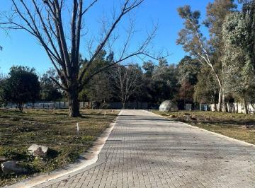 Terreno · 388m² · Venta de Lotes en Barrio Cerrado "Los Pinos Iii"