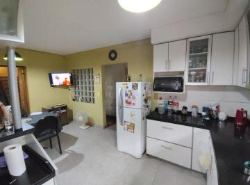 Casa · 176m² · 4 Ambientes · 1 Cochera · Venta Casa 5 Ambientes en San Andres - Apto Credit0