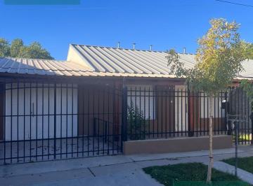 Casa · 5 Ambientes · 1 Cochera · Casa en Villa Regina