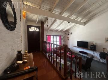 Casa · 118m² · 4 Ambientes · 1 Cochera · Venta Casa 4 Ambientes con Cochera y Jardín en Bernal Oeste
