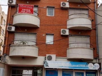 Departamento · 45m² · 2 Ambientes · 1 Cochera · 2 Ambientes Semi Piso Moron Centro con Cochera