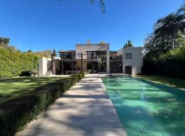 Casa · 583m² · 5 Ambientes · 4 Cocheras · Excelente Casa en Venta en Highland Park