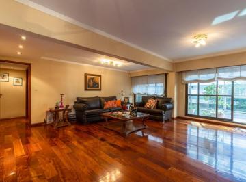 Departamento · 140m² · 7 Ambientes · 1 Cochera · Venta Departamento Piso Exclusivo Tres Dorm. con Cochera y Baulera en Centro Rio