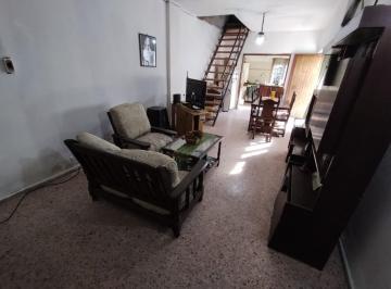 Casa · 90m² · 4 Ambientes · 2 Cocheras · Venta Casa con Gran Patio y Cochera en Quilmes