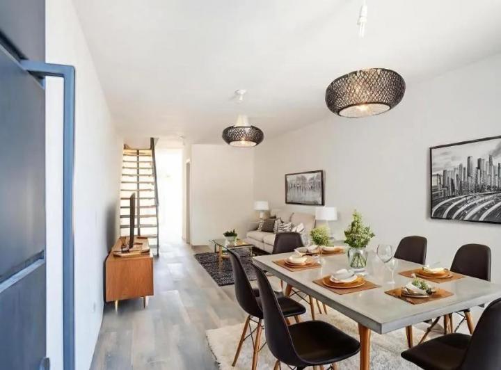 Casa · 105m² · 8 Ambientes · 1 Cochera