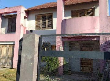 Casa · 300m² · 5 Ambientes · 2 Cocheras · Casa en Venta 5 Ambientes en El Trebol - Luján