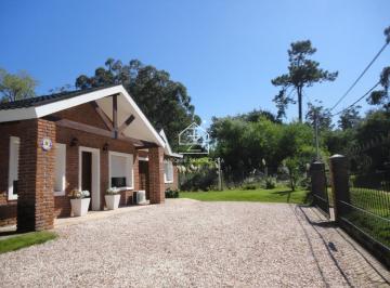 Foto1 · Hermosa Casa en Barrio Residencial de Punta del Este a Pasos de Todo!