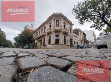 Local comercial · 183m² · 7 Ambientes · Espectacular Esquina Sobre Boulevard Caseros