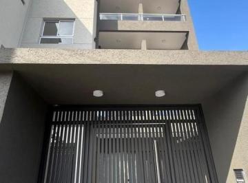 Departamento · 65m² · 3 Ambientes · 1 Cochera · Departamento 3 Ambientes de Categoria con Terraza Propia y Cochera. Ciudadela.