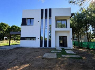 Casa · 135m² · 4 Ambientes · Venta Casa Pinamar 4 Ambientes a Estrenar