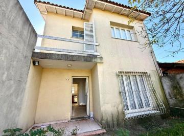 Casa · 180m² · 4 Ambientes · Venta de Casa 4 Ambientes Apta Credito