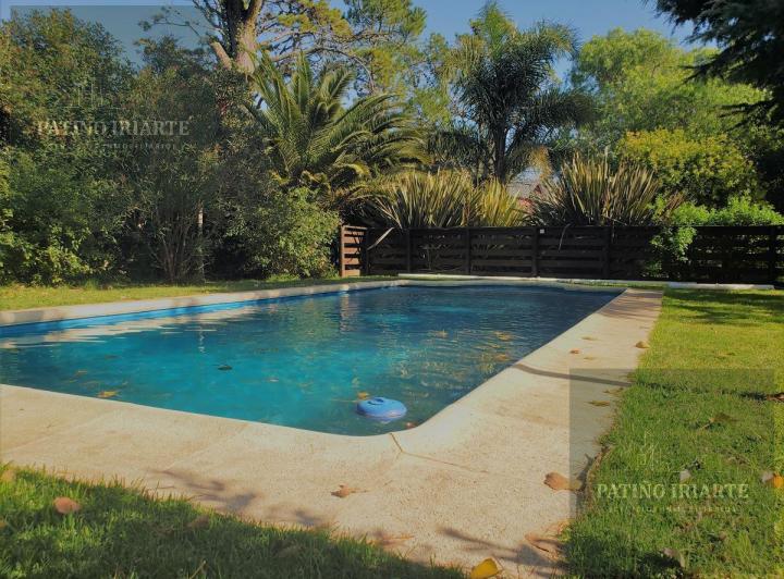 Casa · 156m² · 6 Ambientes · 2 Cocheras