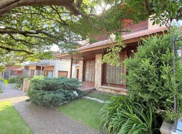 Casa · 452m² · 5 Ambientes · 3 Cocheras · Chalet 4 Ambientes Mas Depto. 2 Ambientes