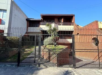 Casa · 432m² · 5 Ambientes · 4 Cocheras · Casa - Constitución