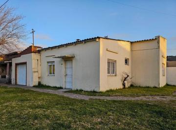 Casa · 106m² · 3 Dormitorios · 1 Cochera · Venta en Block. Casa 3 Amb C/ Patio y Garaje + Depto 2 Amb C/ Patio