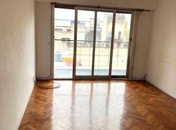 Departamento de 3 ambientes, Barracas · 3 Ambientes Al Frente con Balcón en Venta Barracas