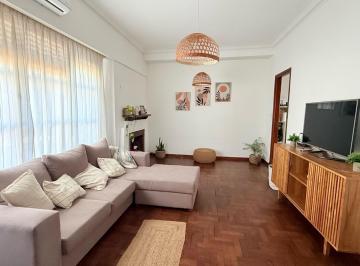 Casa · 179m² · 5 Ambientes · 1 Cochera · Chalet 5 Ambientes Chauvin