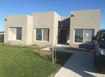 Casa · 121m² · 4 Ambientes · 2 Cocheras · Casa en Venta San Ramon - Pilar