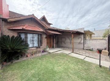 Casa · 199m² · 4 Ambientes · 1 Cochera · Venta Casa 4 Ambientes Pileta Jardin Muñiz Sobre Lote Propio 335 m² Excelente Ubicacion