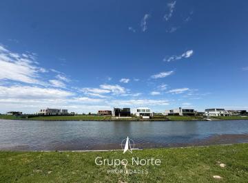 Terreno · 947m² · Lote en Venta en Los Puentes, Nordelta. Vista Al Lago Central.