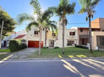 Casa de 4 ambientes, Córdoba · Valle del Cerro - Venta Casa 3 Dorm 3 Baños - Gran Patio con Pileta