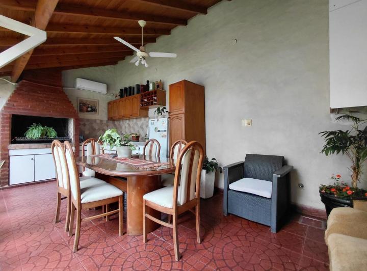 Casa · 111m² · 3 Ambientes · 1 Cochera