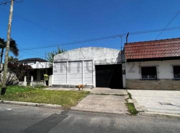 Bodega-Galpón · 190m² · Galpon en Alquiler - Tolosa 5 E/526 y 527