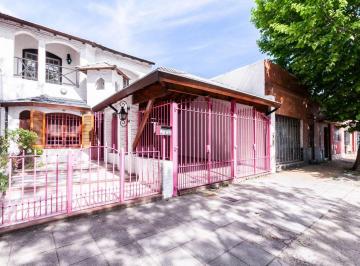 Casa de 4 ambientes, Lomas de Zamora · Casa en Venta 4 Ambientes en 2 Plantas, Quincho y Pileta Apta Credito en Temperley Este