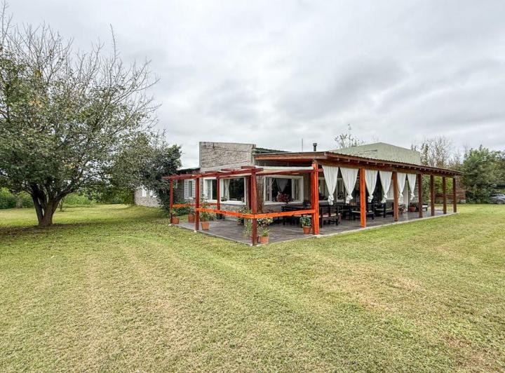 Quinta vacacional · 330m² · 11 Ambientes · 3 Cocheras