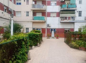 Departamento de 2 ambientes, La Boca · 2 Ambientes Al Frente con Balcón en Venta Barrio La Boca