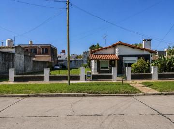 Casa de 3 ambientes, Morón · Casa en Venta, Sobre Dos Lotes, Super Amplio y Luminoso, Unica Oportunidad